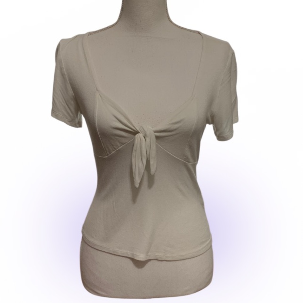 Tresics Cream Short Sleeve Tie-Front Blouse